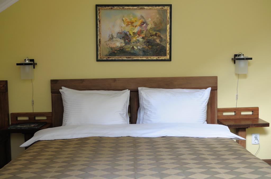 Melrose Hotel Rivne Eksteriør billede